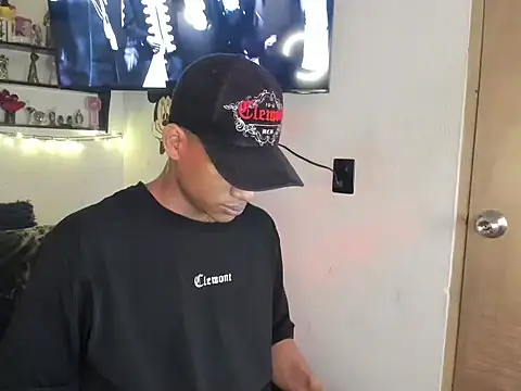 JUANBIGCOCK21CM online show from May 22, 2026, 11:14 pm