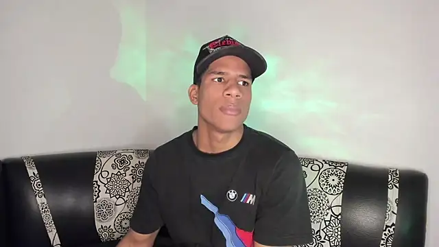 JUANBIGCOCK21CM online show from April 18, 2026, 8:09 pm