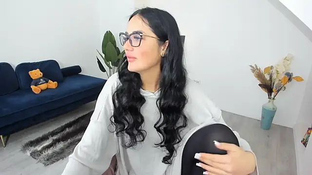 AnyaEvy online show from March 3, 2026, 4:30 am