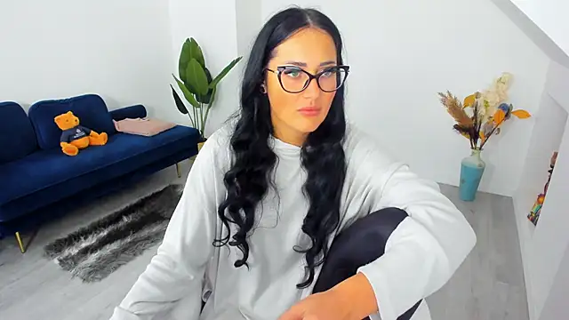 AnyaEvy online show from March 10, 2026, 4:38 am