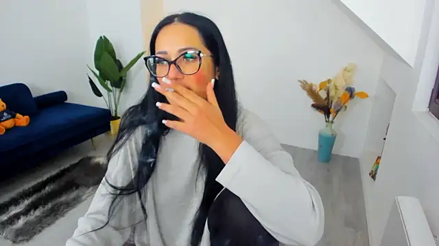 AnyaEvy online show from March 7, 2026, 4:19 am