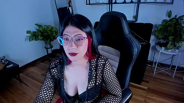 Snapshot of Halley_Ravenn chatting on August 1, 2026, 8:29 pm Halley Ravenn online show from August 1, 2026, 8:29 pm
