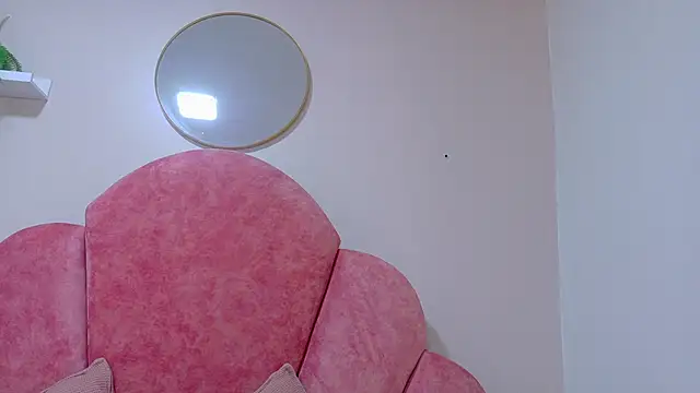 NicoletCherry   online show from November 18, 2025, 7:28 pm