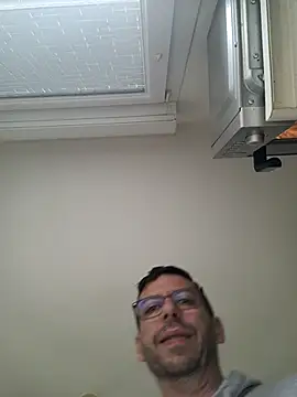 Olifesse online show from April 4, 2026, 7:59 am