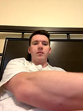 dakota1998x online show from November 17, 2025, 6:23 pm