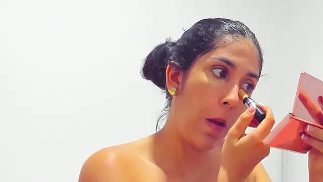 lunnarosse online show from November 30, 2025, 4:35 am