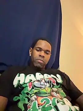 CrookedBeaut online show from December 5, 2025, 3:16 am