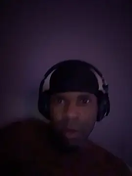 CrookedBeaut online show from January 11, 2026, 2:57 pm