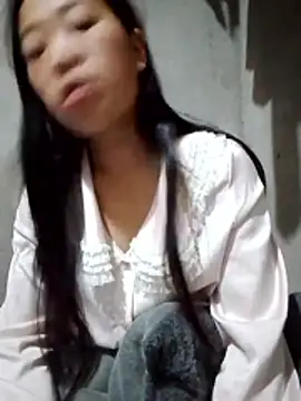 Yumiik2kk online show from November 15, 2025, 9:52 pm