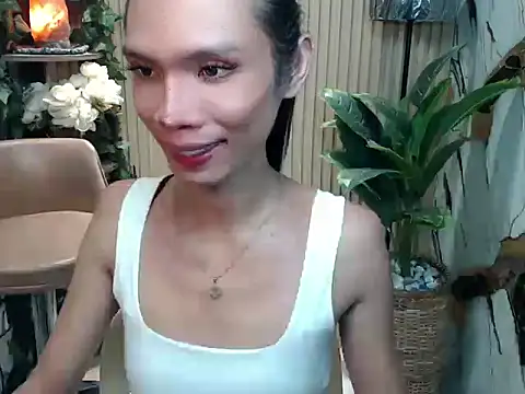 Snapshot of YumsSantos chatting on December 3, 2025, 12:44 am YumsSantos online show from December 3, 2025, 12:44 am