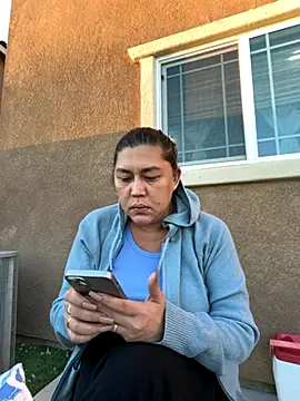 Snapshot of SweetAmbelicious chatting on November 10, 2025, 2:33 pm SweetAmbelicious online show from November 10, 2025, 2:33 pm