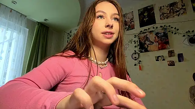 Snapshot of AnitaRenne chatting on November 25, 2025, 11:43 am AnitaRenne online show from November 25, 2025, 11:43 am