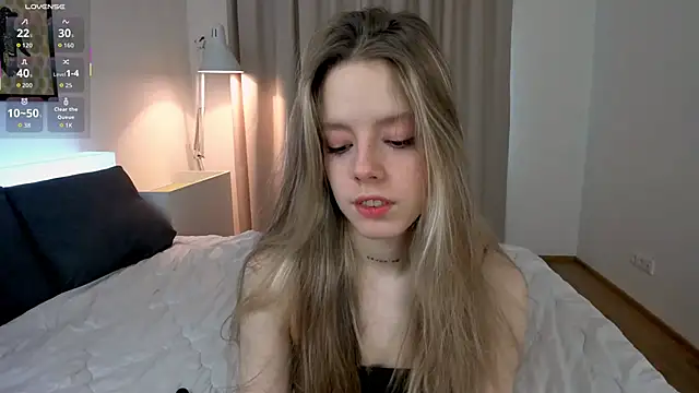 Snapshot of TiffinyMergist chatting on February 27, 2026, 6:13 am TiffinyMergist online show from February 27, 2026, 6:13 am