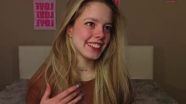 Snapshot of TiffinyMergist chatting on February 6, 2026, 6:04 pm TiffinyMergist online show from February 6, 2026, 6:04 pm