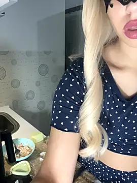 Snapshot of LilxSar chatting on November 20, 2025, 3:12 pm LilxSar online show from November 20, 2025, 3:12 pm