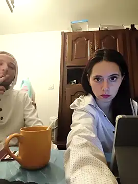 MickNanaa online show from December 19, 2025, 7:44 am