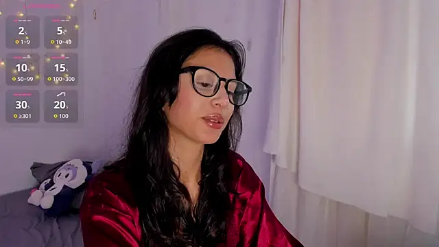 Tamara Aluna  online show from December 4, 2025, 7:24 pm