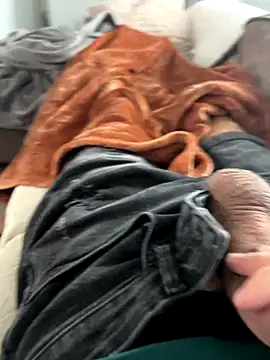 groschibre40100 online show from November 17, 2025, 12:31 pm