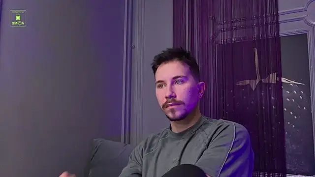 Snapshot of IskellaEvans chatting on November 17, 2025, 8:13 pm IskellaEvans online show from November 17, 2025, 8:13 pm