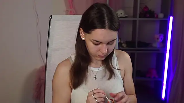 FrancescaCavaliere online show from April 8, 2026, 6:37 am