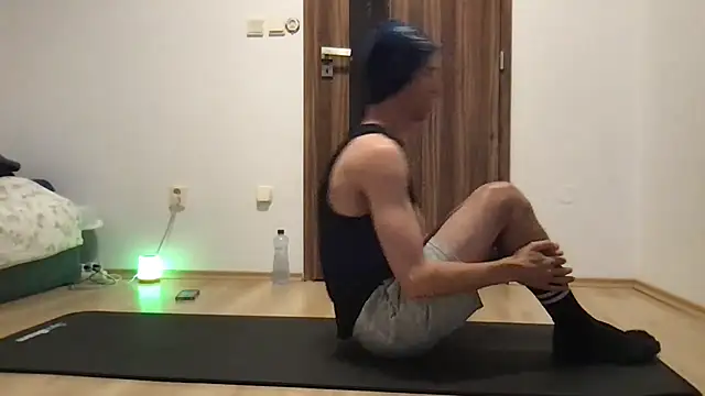 Snapshot of TheShavedGamer chatting on November 9, 2025, 3:05 pm TheShavedGamer online show from November 9, 2025, 3:05 pm