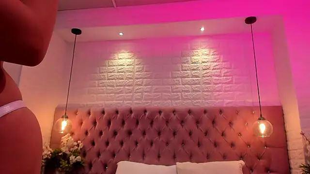 miel 18 online show from January 17, 2026, 3:43 am