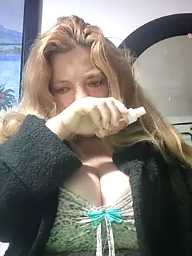 karlaanqui1 online show from February 24, 2026, 10:38 am