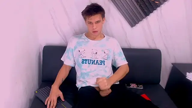 Liam York  online show from March 30, 2026, 8:27 am