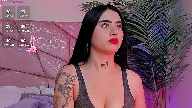  Naomi Fox  online show from December 23, 2025, 5:29 am