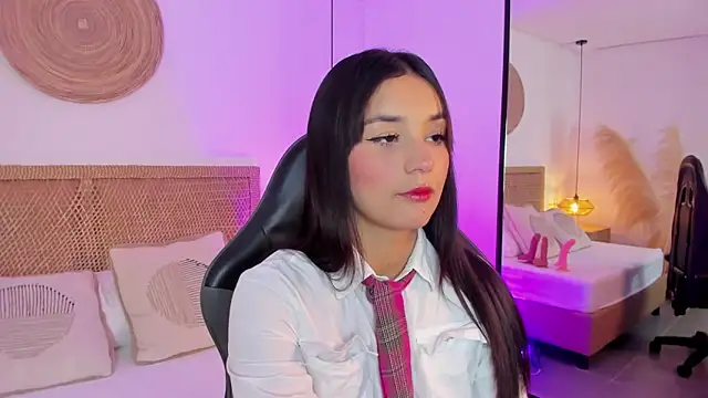 alissongirl  online show from February 4, 2026, 7:09 pm