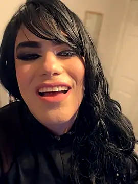 rikiisaac5 online show from November 9, 2025, 6:39 am