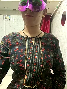 Snapshot of Red_Queen_11 chatting on November 17, 2025, 6:56 pm Red Queen 11 online show from November 17, 2025, 6:56 pm