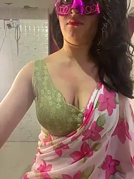 Snapshot of Red_Queen_11 chatting on November 24, 2025, 5:57 pm Red Queen 11 online show from November 24, 2025, 5:57 pm