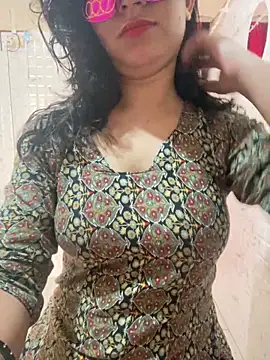 Snapshot of Red_Queen_11 chatting on November 26, 2025, 8:47 am Red Queen 11 online show from November 26, 2025, 8:47 am