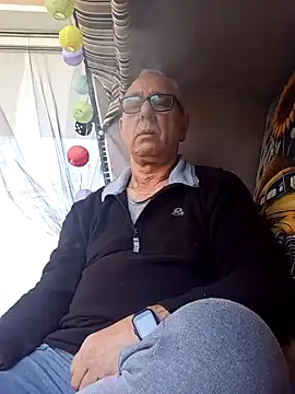 Snapshot of andy-1961 chatting on November 20, 2025, 1:45 pm andy-1961 online show from November 20, 2025, 1:45 pm