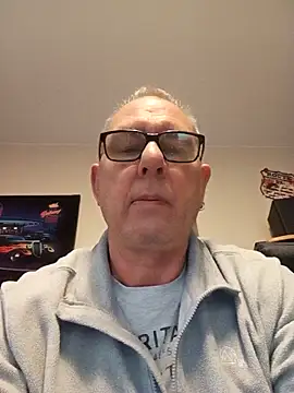 Snapshot of andy-1961 chatting on November 27, 2025, 7:20 am andy-1961 online show from November 27, 2025, 7:20 am