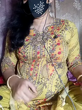 HotGirl23231 online show from May 30, 2026, 6:24 pm