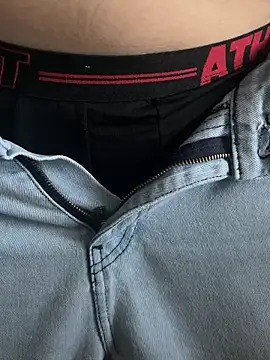 Snapshot of christophecamzzl chatting on November 17, 2025, 9:46 am christophecamzzl online show from November 17, 2025, 9:46 am