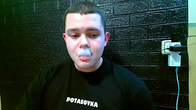 CuteButNaughty  online show from December 22, 2025, 8:31 pm