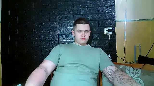 CuteButNaughty  online show from February 13, 2026, 2:17 pm