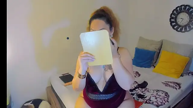 hotcassy online show from February 17, 2026, 7:49 am