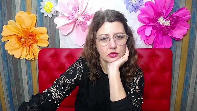 Snapshot of RoseHille chatting on December 3, 2025, 3:00 pm RoseHille online show from December 3, 2025, 3:00 pm