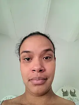 kyliecastell online show from November 28, 2025, 3:34 pm