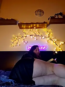 Persephone CH off online show from November 27, 2025, 8:42 pm