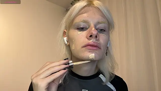 Snapshot of MollyChloe chatting on November 20, 2025, 6:19 pm MollyChloe online show from November 20, 2025, 6:19 pm