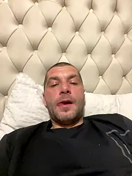 Kinkycouple142 online show from November 17, 2025, 6:12 pm