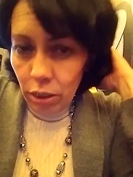 Snapshot of Jhanne_Cherry_ chatting on November 21, 2025, 4:22 am Jhanne Cherry online show from November 21, 2025, 4:22 am