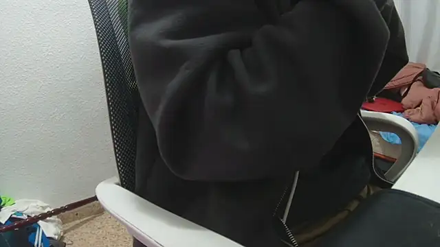 Calavera2001 online show from January 14, 2026, 4:16 am