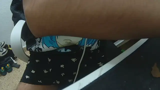 Calavera2001 online show from February 12, 2026, 11:37 pm