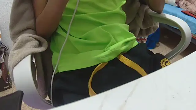 Calavera2001 online show from December 21, 2025, 2:46 am